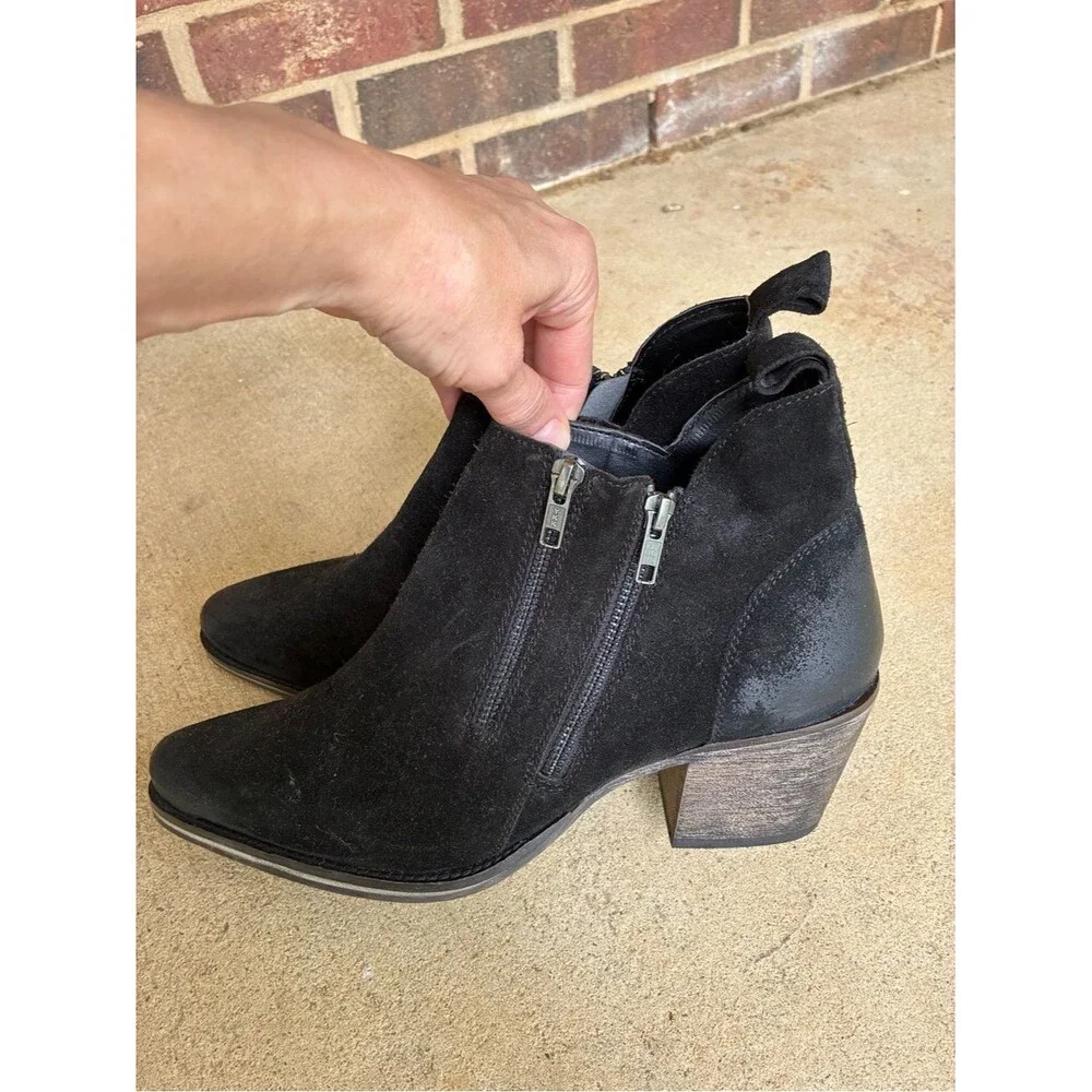 Very Volatile Bandit Classic Black Suede Ankle Boots with Side Zipper size 10